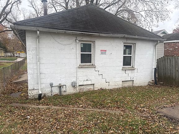 2nd image of 2313 W Wiswall St
