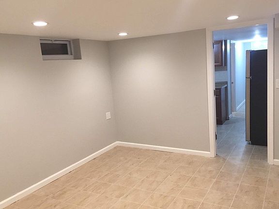 5th image of 4167 E Tremont Ave #1