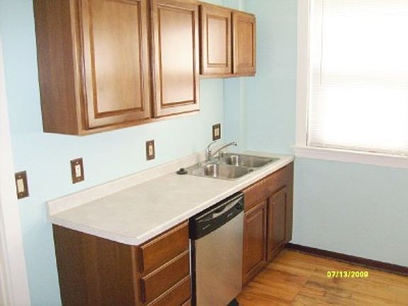 4th image of 225 N Blair St #225