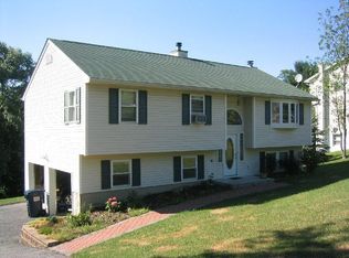 51 Scenic Hills Dr, Poughkeepsie, NY 12603