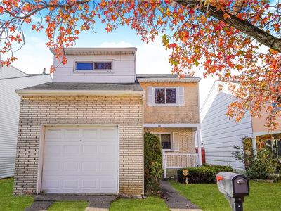 68 Carlyle Grn, Staten Island, NY, 10312