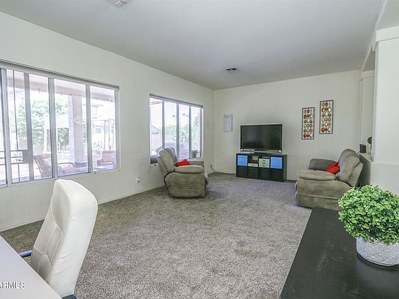 4th image of 296 W Oxford Ln