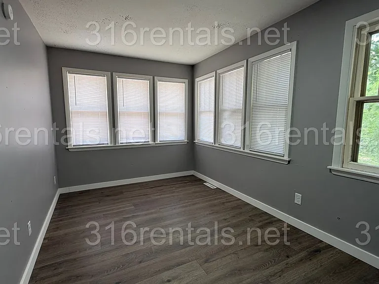 514 W 4th Ave — Photo 13