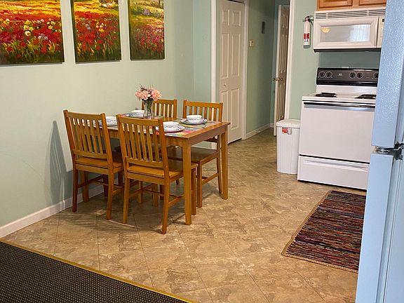 3rd image of 7215 Regent St #7215