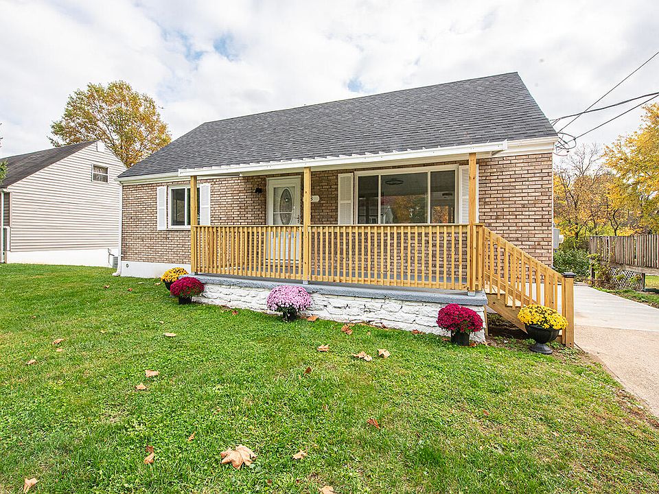 1st image of 8 Vivian Dr