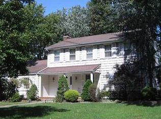 19 Huntington Rd, Edison, NJ 08820