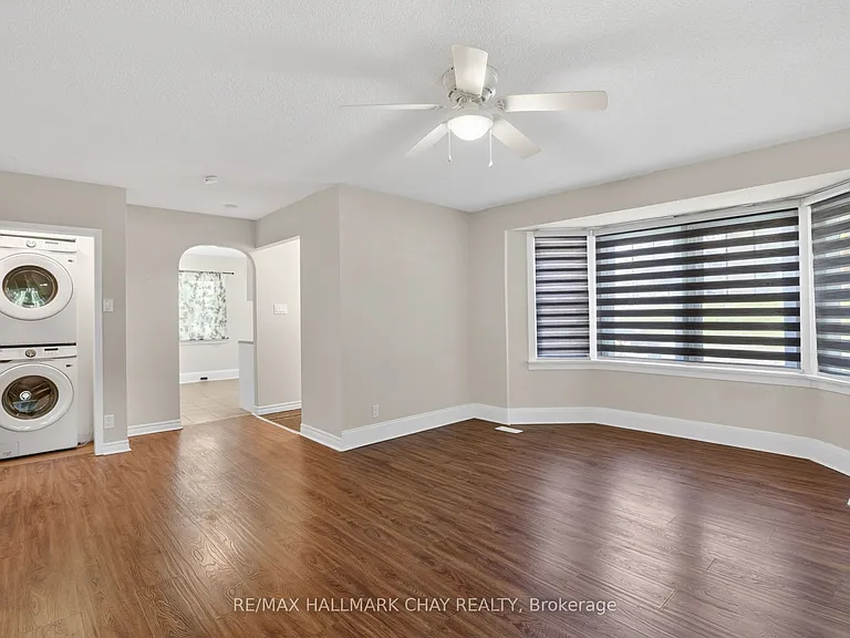 30 Penetang St — Photo 5