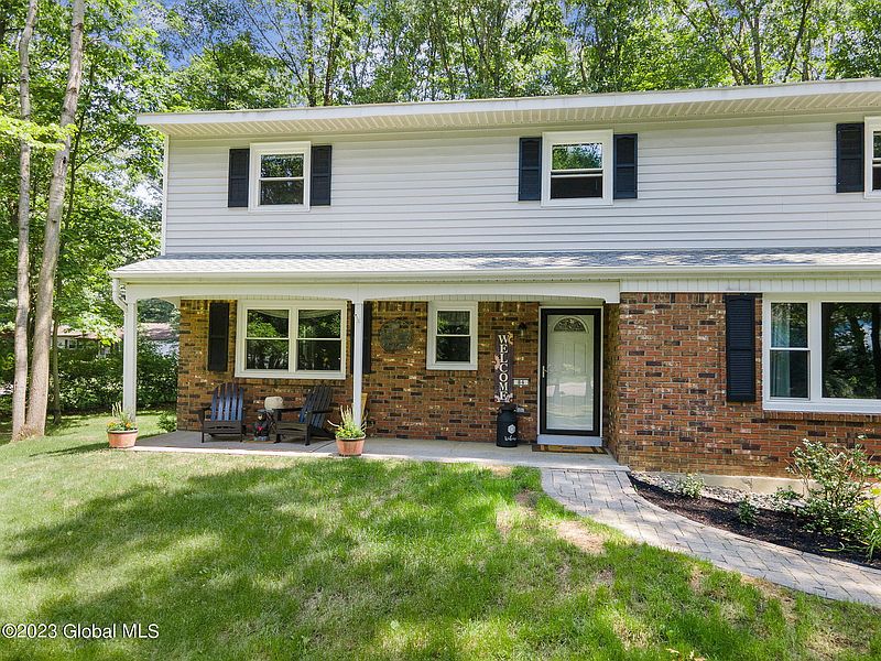 2nd image of 84 St Andrews Drive