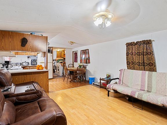 3rd image of 702 Carrol Dr