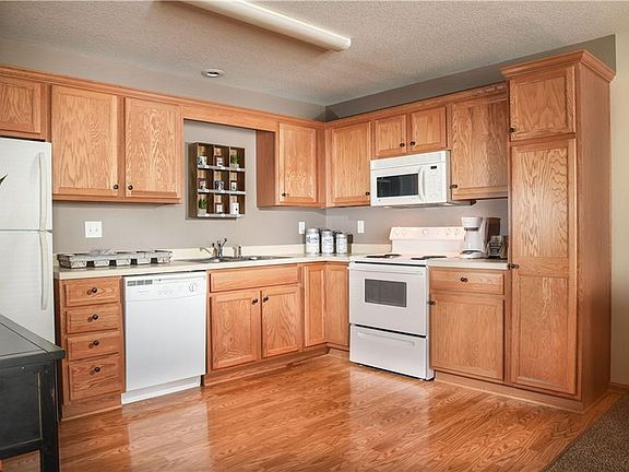 2nd image of 1130 10th Ave NW