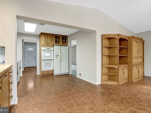 3rd image of 6107 Craft Rd