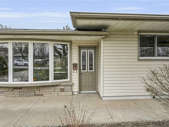 3rd image of 5 Cherrywood Ave