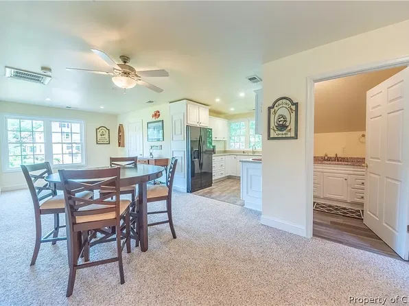 527 General Puller Hwy, Saluda, VA 23149