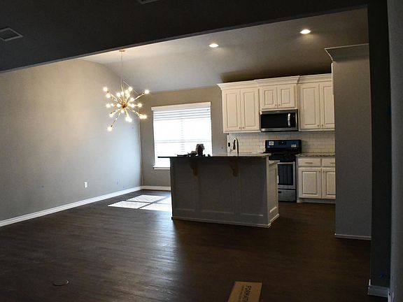 3rd image of 7903 Avenue O