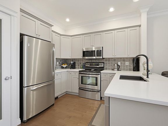 4th image of 36260 McKee Rd #44