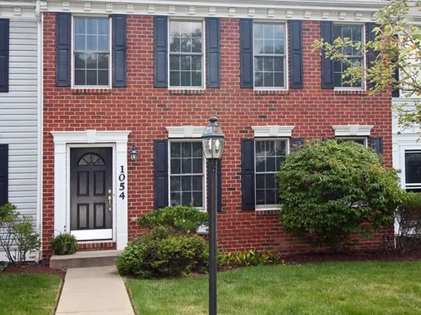 1054 Bayberry Dr, Canonsburg, PA 15317