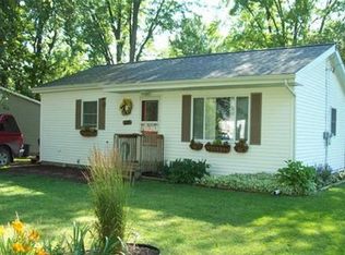 309 N 4th St, Shepherd, MI 48883