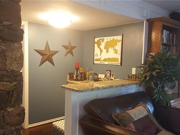 5th image of 2800 Loch Haven Dr