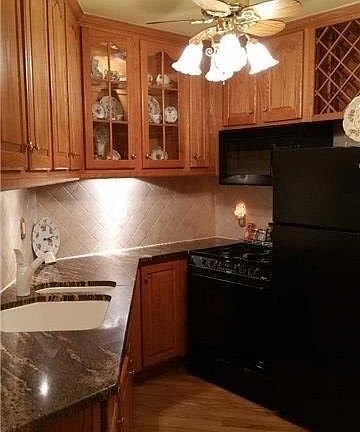 3rd image of 4230 Douglaston Pkwy APT 7G