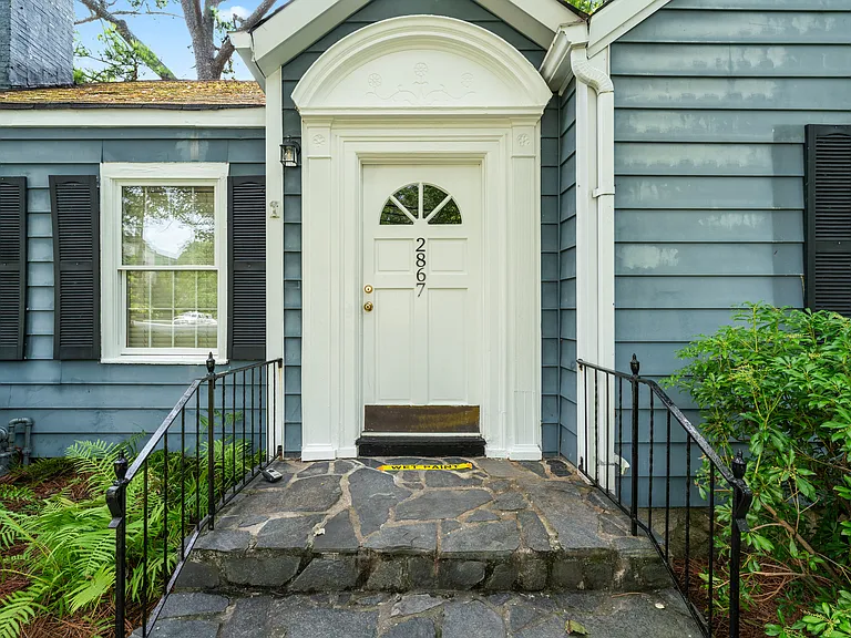2867 Lookout Pl NE — Photo 4
