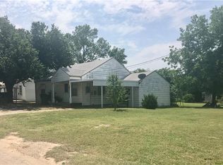 807 Grayson St, Nocona, TX 76255
