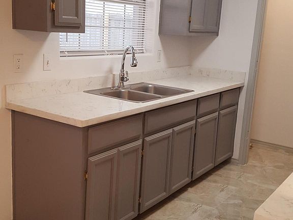 3rd image of 2783 Normandy St