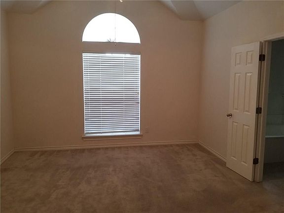 5th image of 727 Fairlawn St