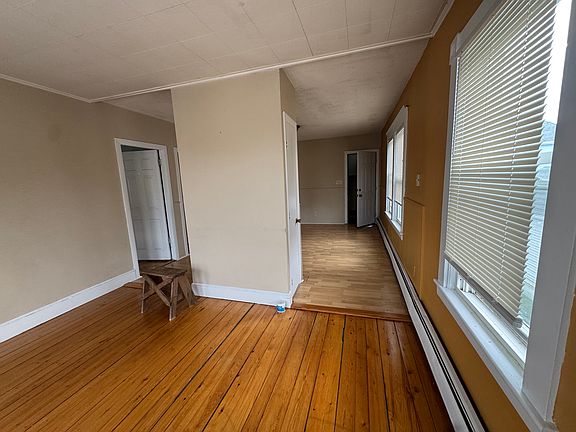 4th image of 5 Cove Rd #2