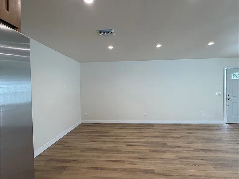 8828 N Odessa Ave #ADU — Photo 8