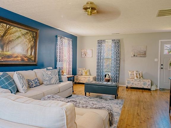 3rd image of 2406 Cascades Point