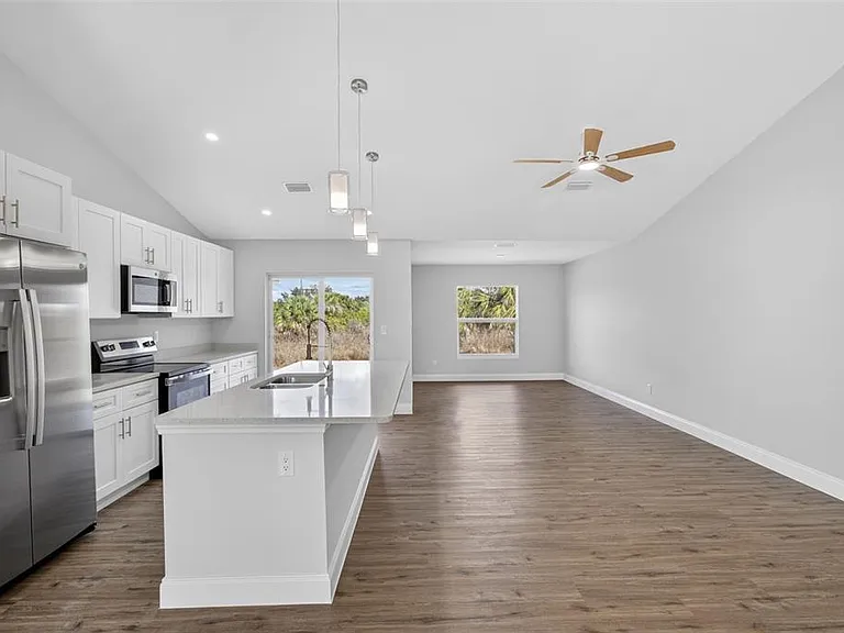 375 Denver Dr — Photo 9