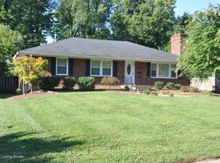 426 Deerfield Ln, Windy Hills, KY 40207
