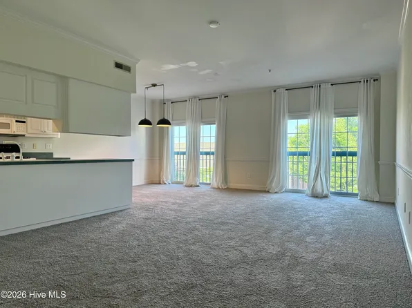 212 Middle Street #303, New Bern, NC 28560