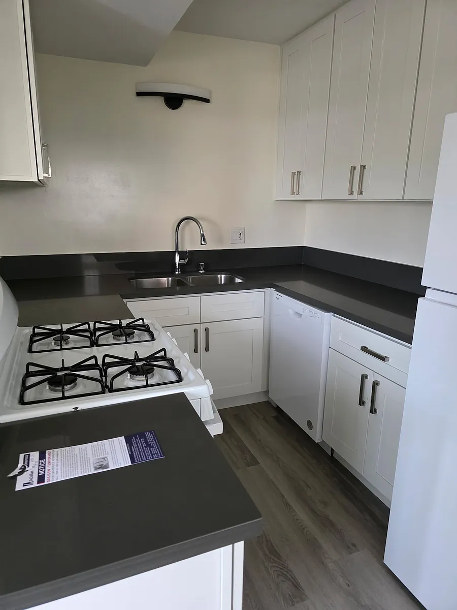 Building Photo - 2705 Voorhees Ave
