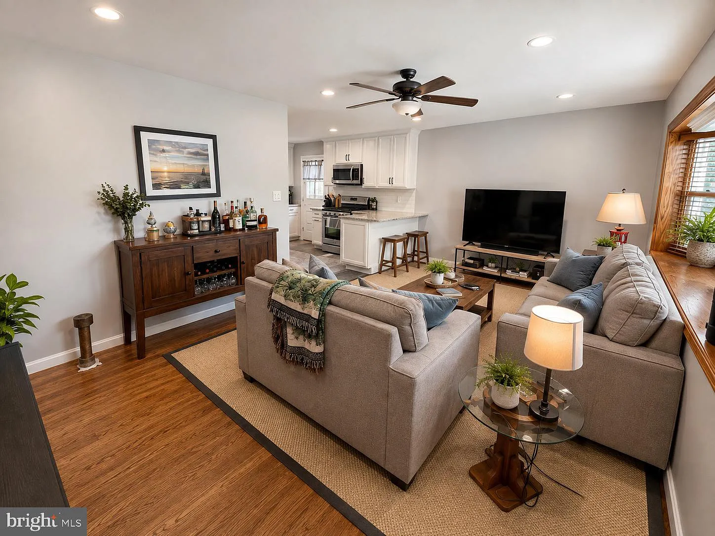 4 bed, 2.0 bath, 1482 sqft, $3,500 — Photo 3