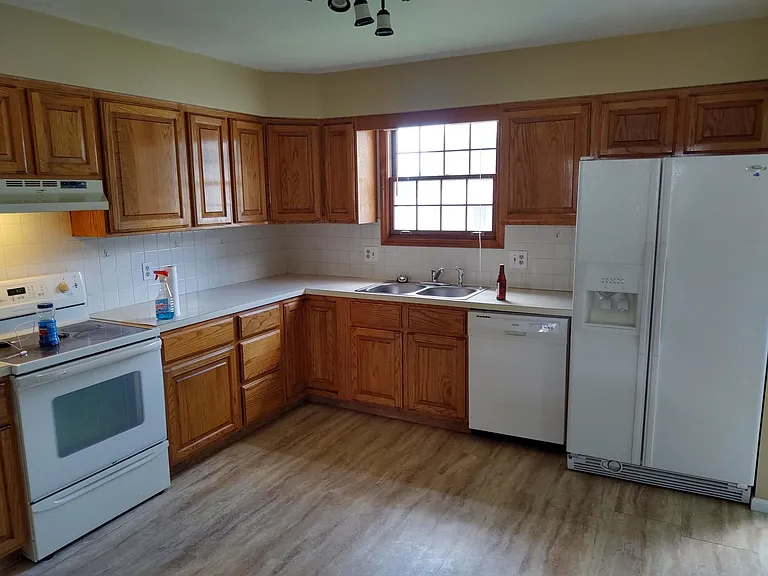 4176 S Sherman St — Photo 2