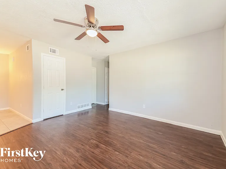 1600 Judy Dr — Photo 3