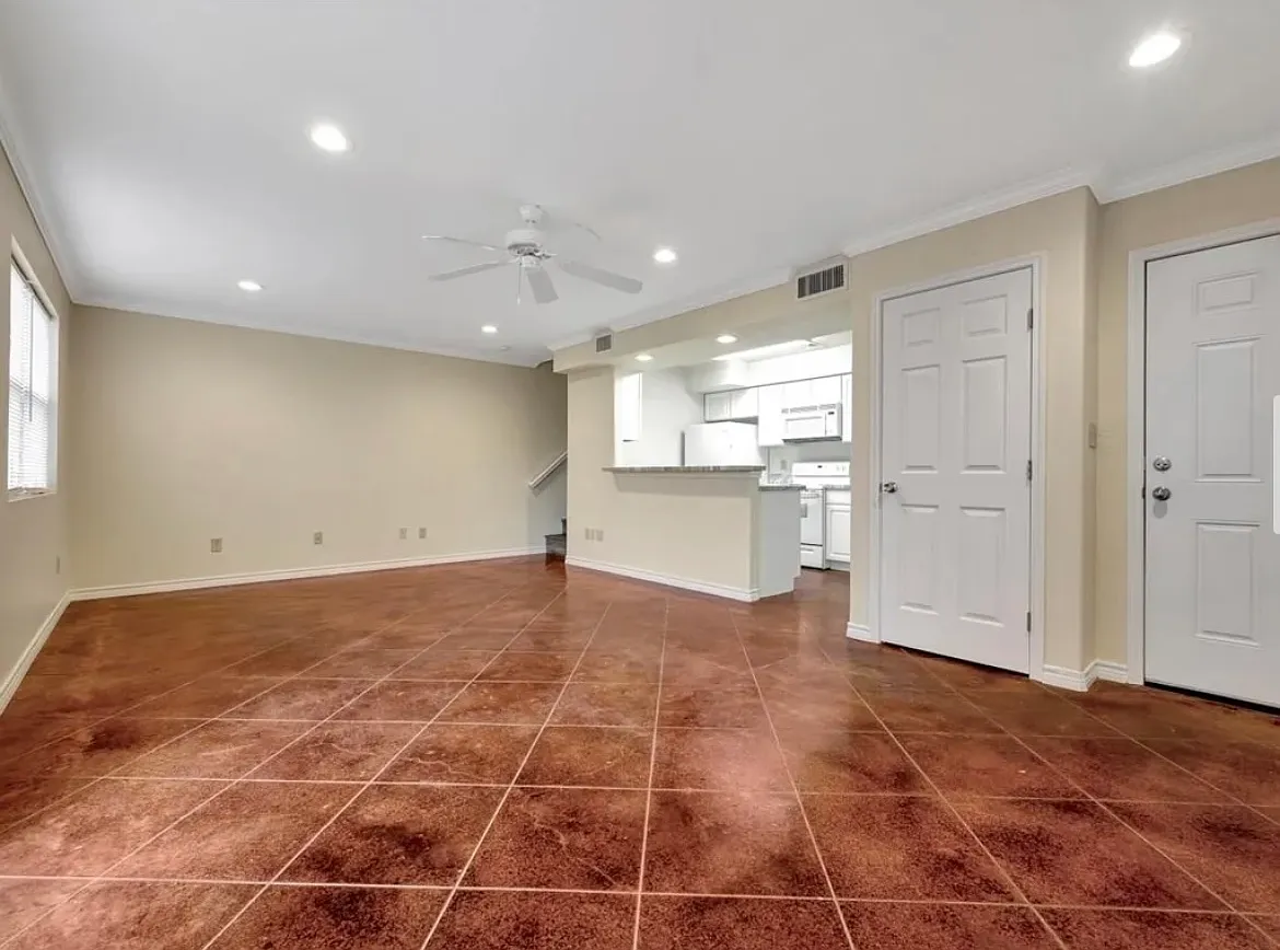 3 bed, 3.5 bath, 1513 sqft, $1,550 — Photo 2