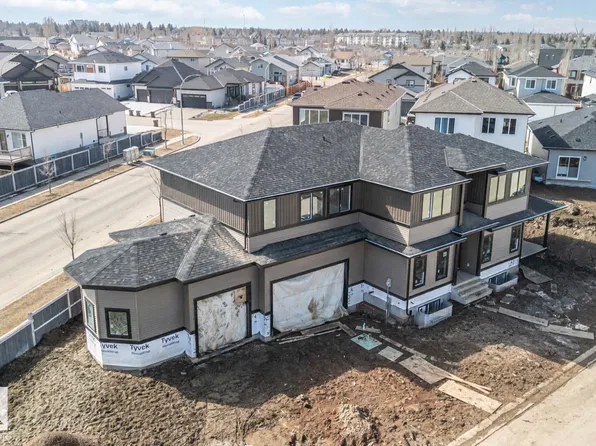 33 Harley Way, Spruce Grove, AB T7X 0X4