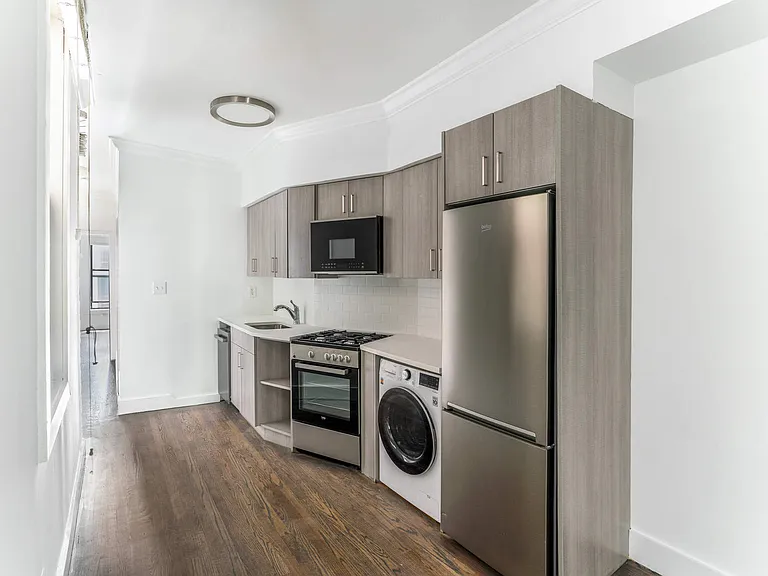 1825 2nd Ave #5S — Photo 1