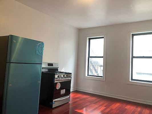 4th image of 708 W 170th St #3-9