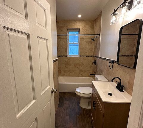 5th image of 219-09 Hempstead Ave #2R
