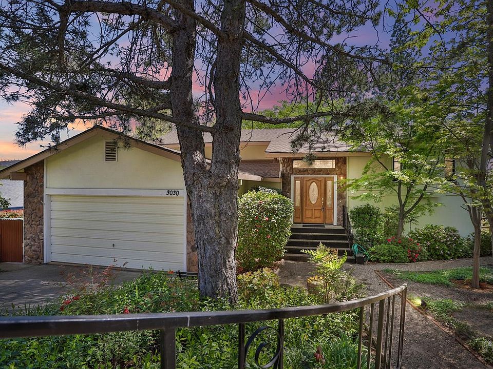 2nd image of 3030 Knollwood Dr