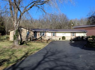 15985 Louisville Rd, Smiths Grove, KY 42171