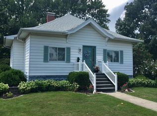 525 S Vine St, Arthur, IL