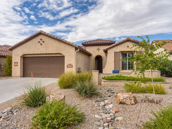 2235 E Thunderchief Dr, Green Valley, AZ 85614