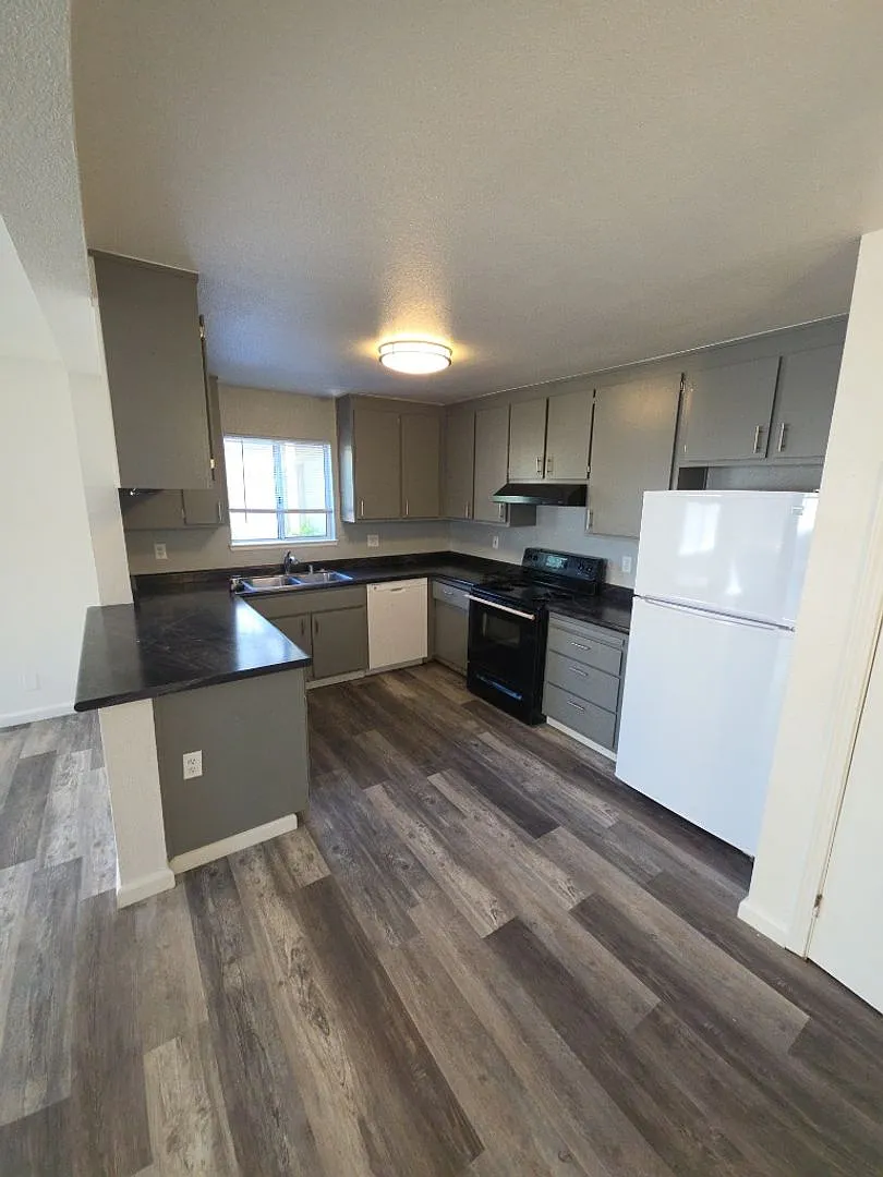 6687 Blue Heron Dr — Photo 2