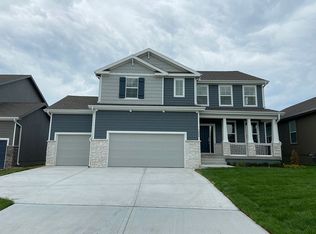 1524 SW Fairfax Rd, Lees Summit, MO 64083