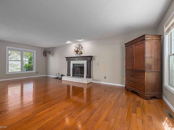 4th image of 3669 Sandlewood Dr