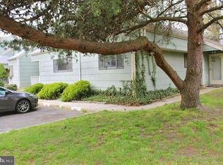 64 Georgetowne Rd, Lindenwold, NJ 08021